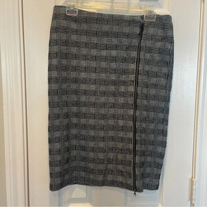 Debbie Schuchat Plaid Knit Accent Zipper Black and White Pencil Skirt Sz 4